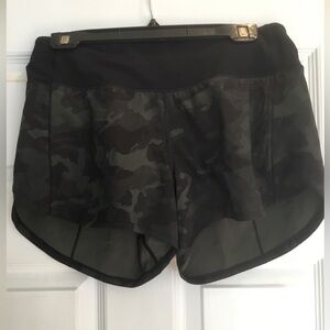 Lululemon camo speed up shorts size 6 - AFTER CHRISTMAS SALE